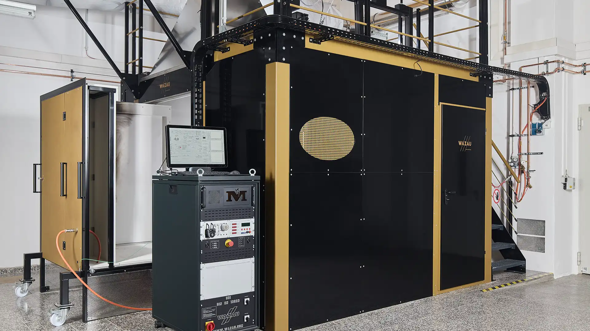 SBI-Prüfstand in einem Laborraum