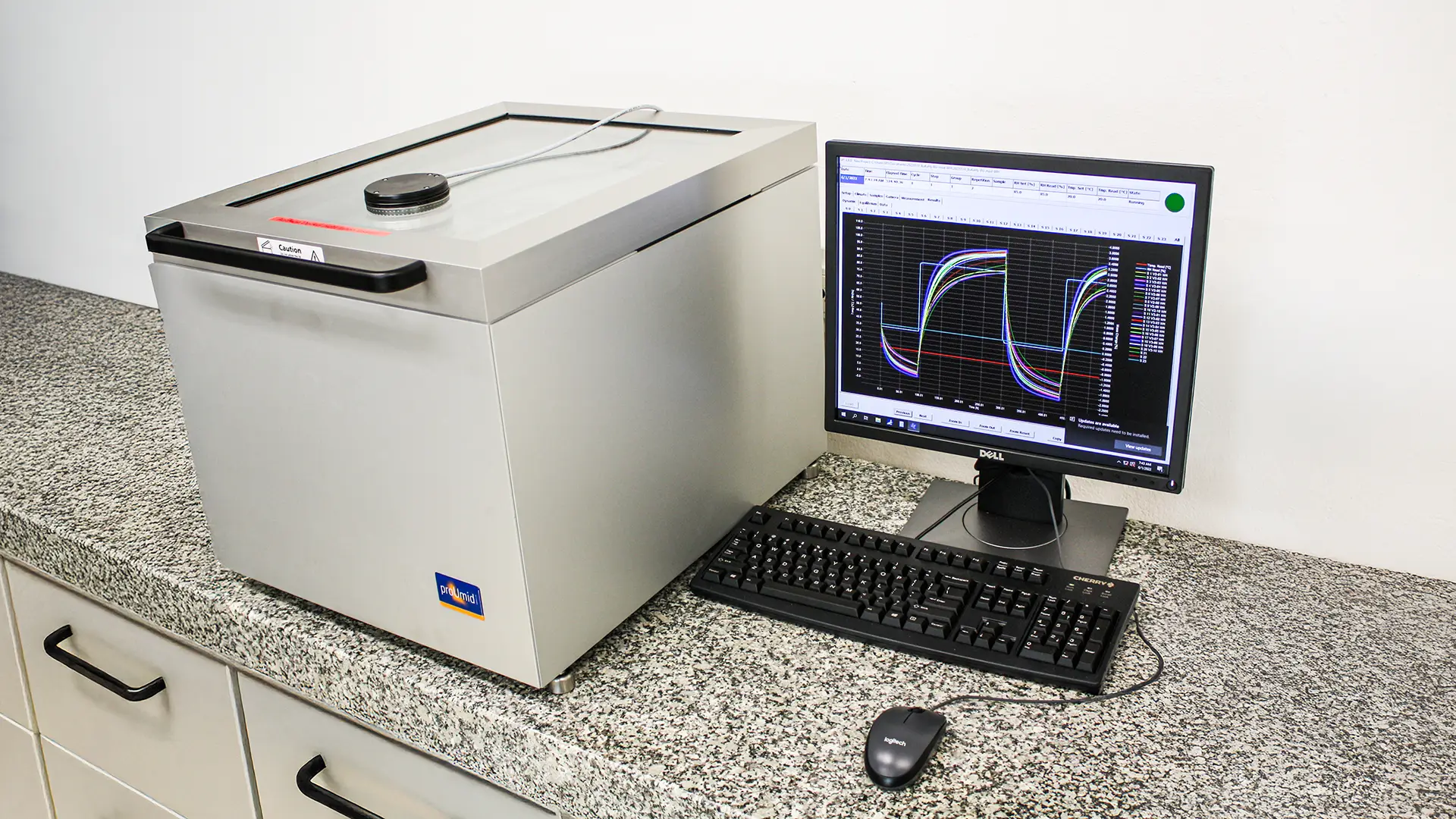 Sorptionsprüfsystem proumid für gravimetrische Wasserdampfsorption mit Computer und Messsoftware