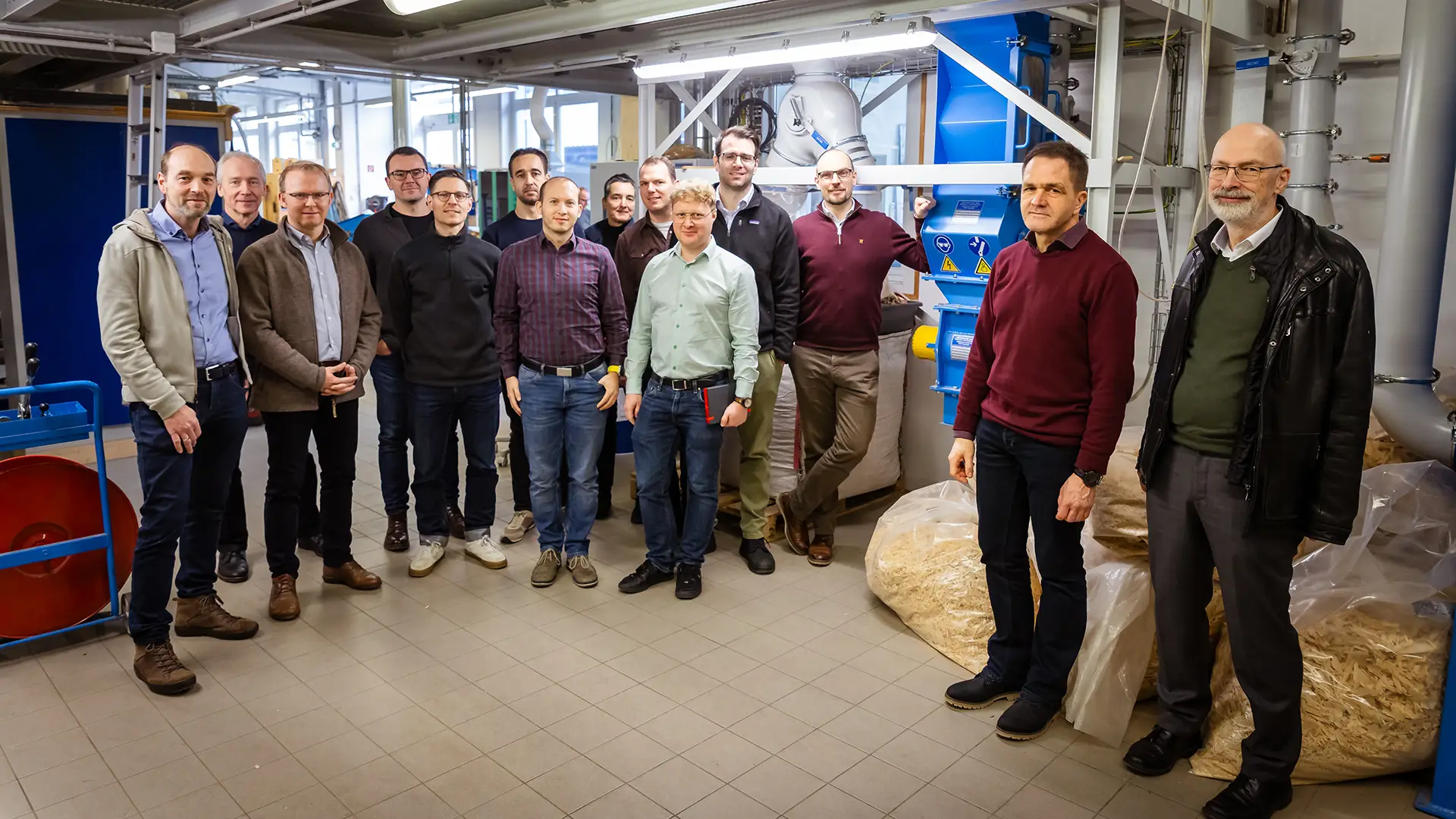 Gemeinsamer Blick in die Praxis: Besuch der DIEFFENBACHER Kollegen im IHD-Labor – offener Austausch und Ideen für künftige gemeinsame Forschungsprojekte.